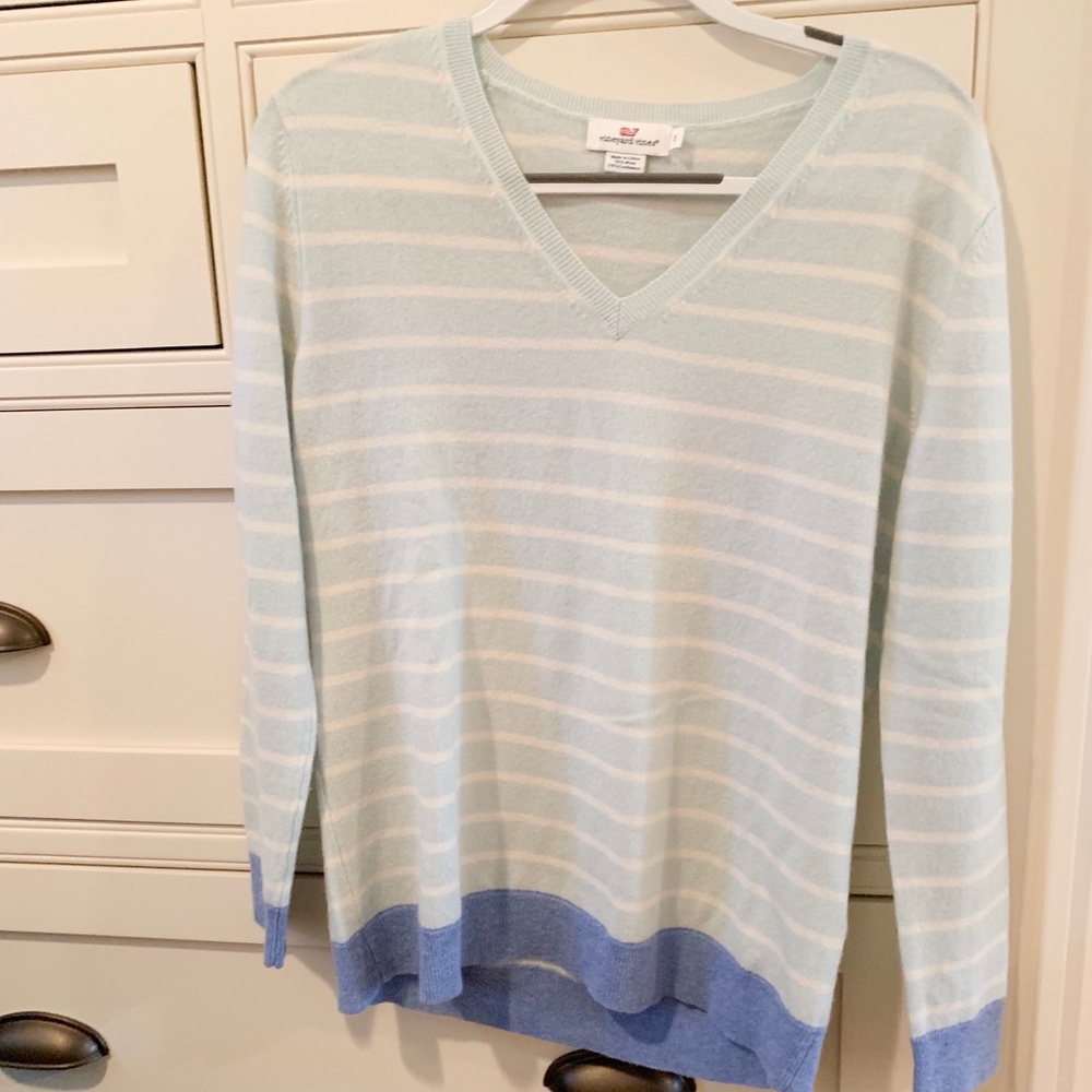Vineyard vines sweater
